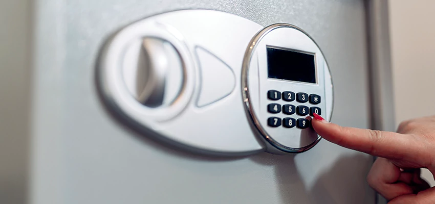 Jewelry Safe Cracking in Gravenhurst, Ontario