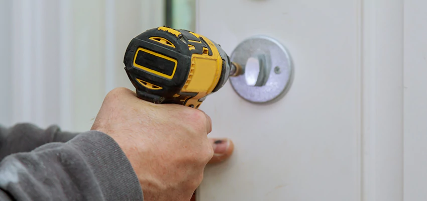 Street Locksmith For Smart Lock Repair in Gravenhurst, ON