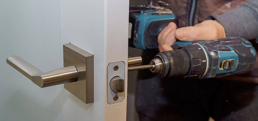 Broken Door Handle Lock Repair in Gravenhurst, Ontario
