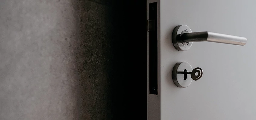 Front Door Handle Repair And Installation in Gravenhurst, ON