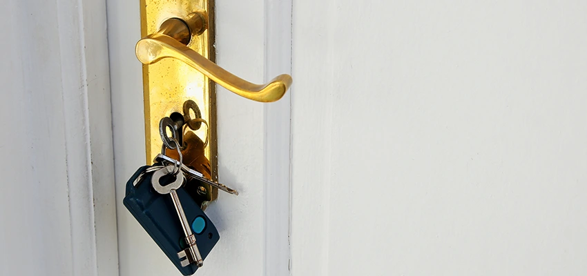 Broken Door Key Extraction in Gravenhurst, ON