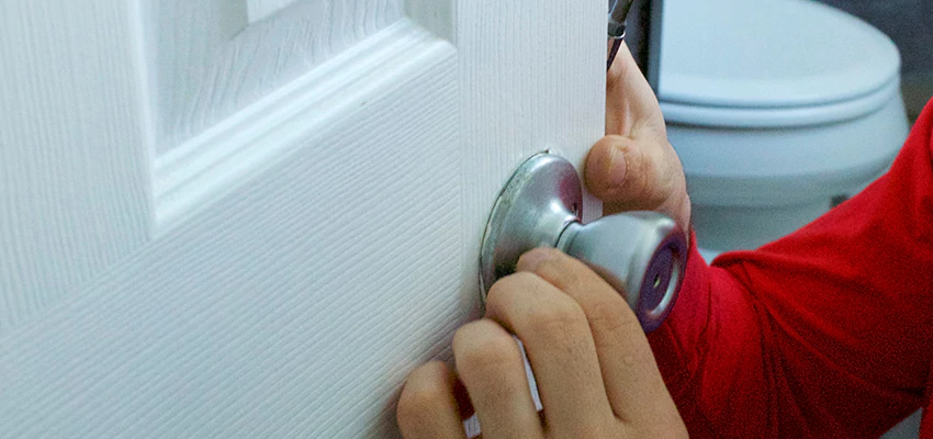 Vintage Door Knob Replacement in Gravenhurst, ON